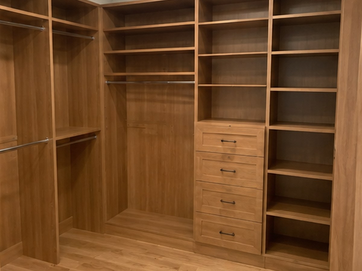 Closet builds and reconfigurations